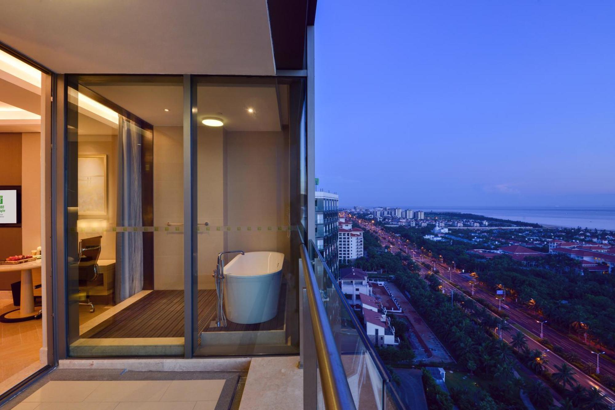 Holiday Inn Haikou West Coast By Ihg Exterior photo