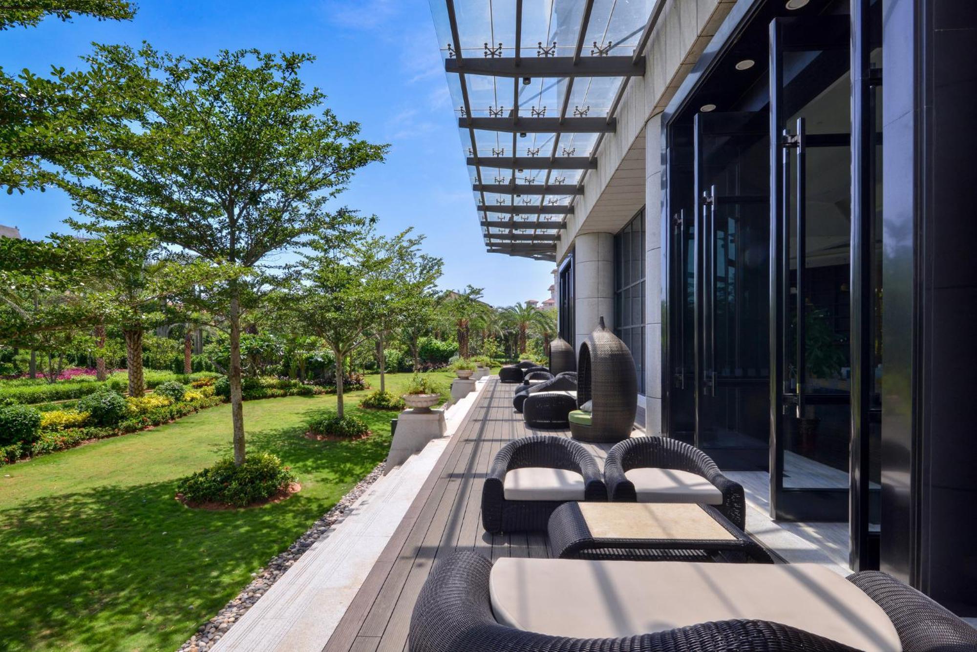 Holiday Inn Haikou West Coast By Ihg Exterior photo